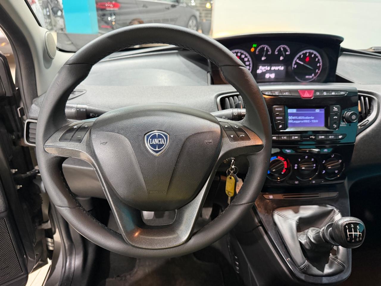 Lancia Ypsilon 1.0 FireFly 5 porte S&S Hybrid Ecochic Silver