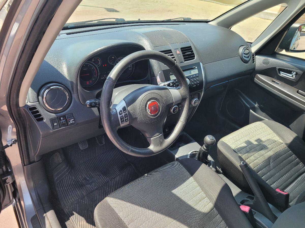 FIAT - Sedici - 1.6 4x2 Emotion