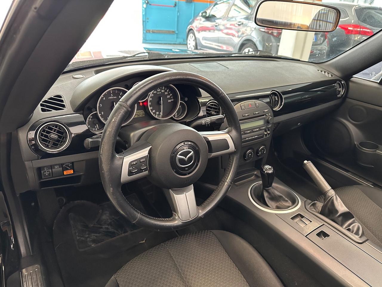 Mazda MX-5 Roadster Coupé 1.8L Wind