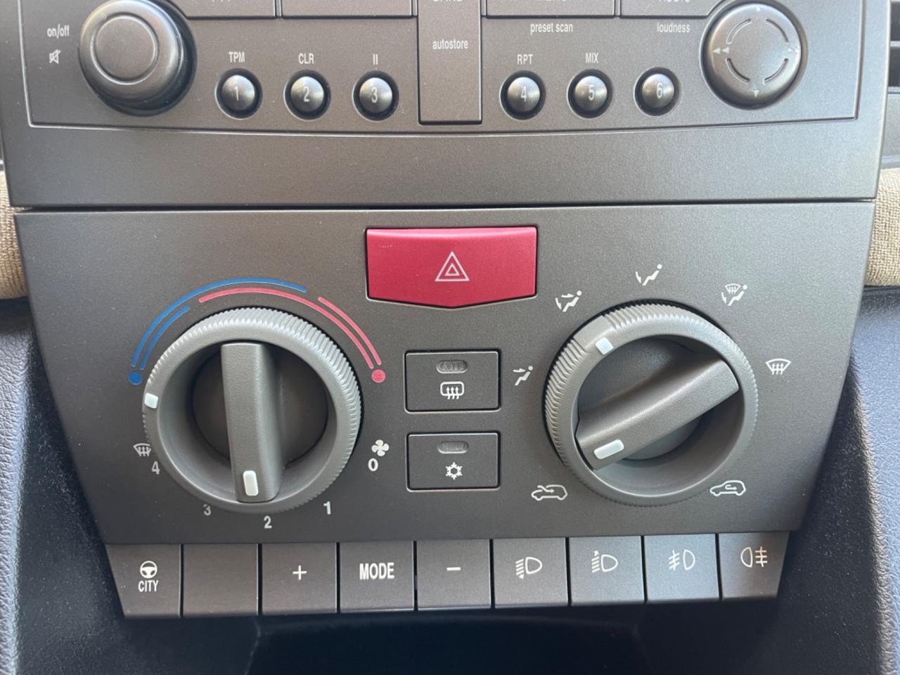 Lancia Ypsilon 1.2 km 109.000 Unica !