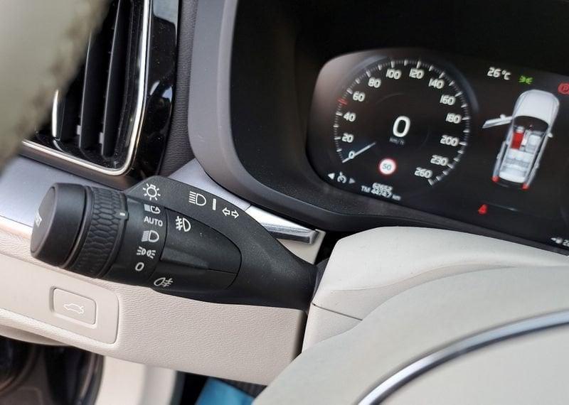Volvo XC60 B4 AWD Geartronic Momentum