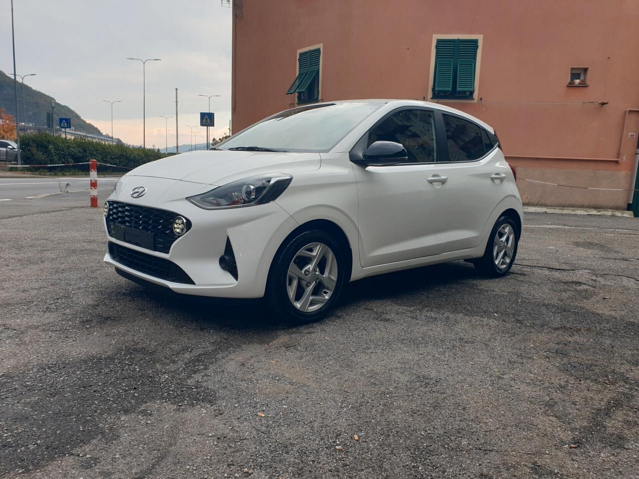 Hyundai i 10 1.0 select ,navi,pdc,telecamera
