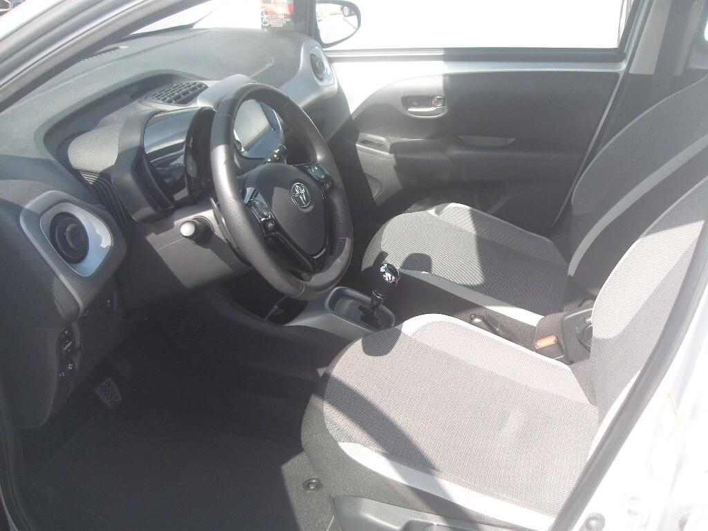 Toyota Aygo Connect 1.0 x-cool AUTOMATICA - 2020