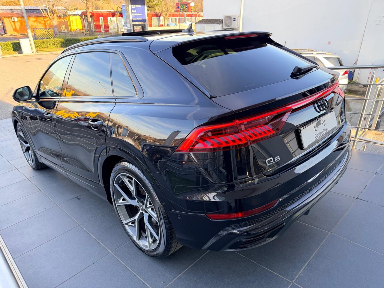 Audi Q8 50 TDI 286 CV quattro tiptronic S-Line tetto