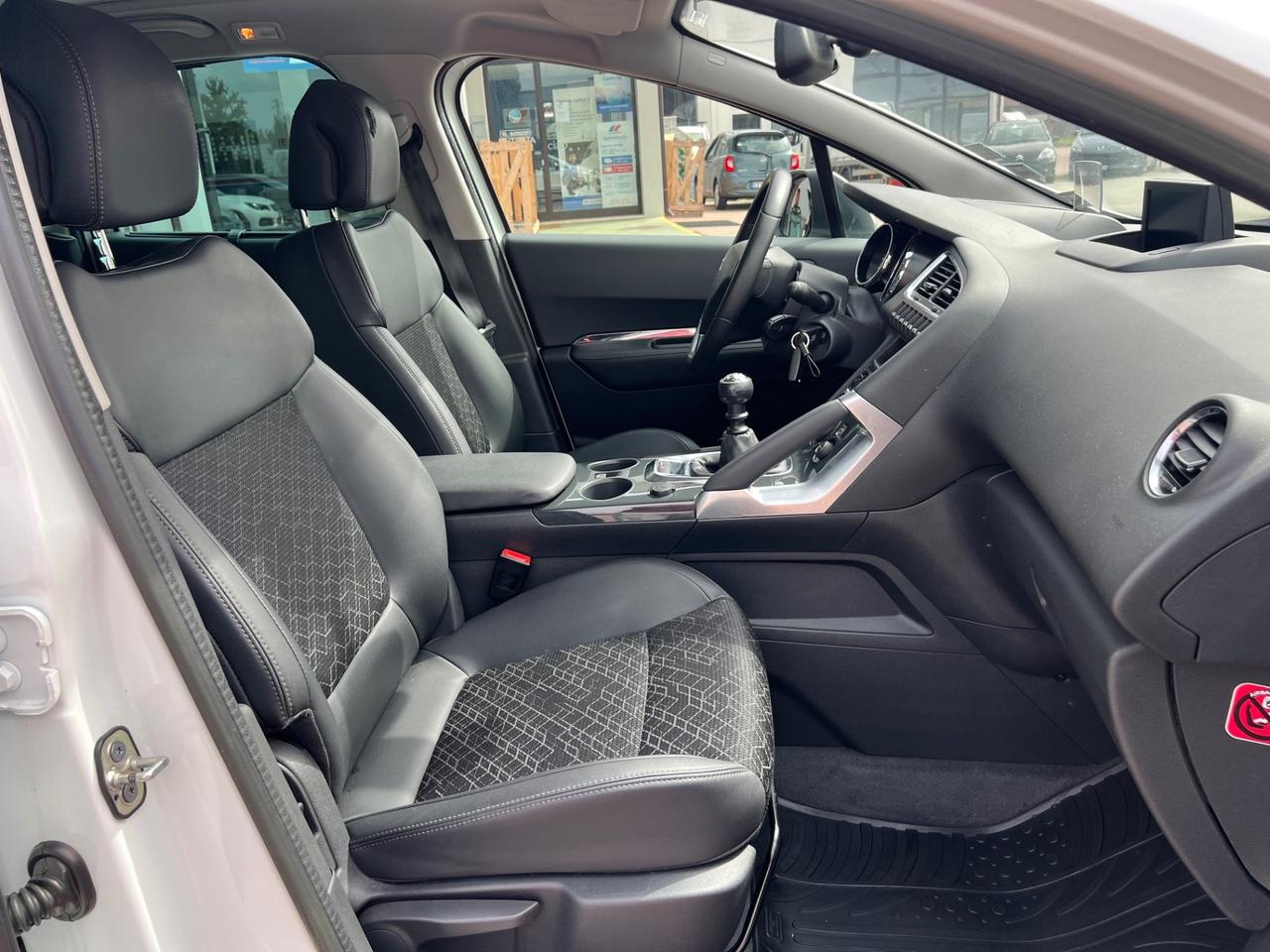 Peugeot 3008 1.6 HDi 115CV Allure