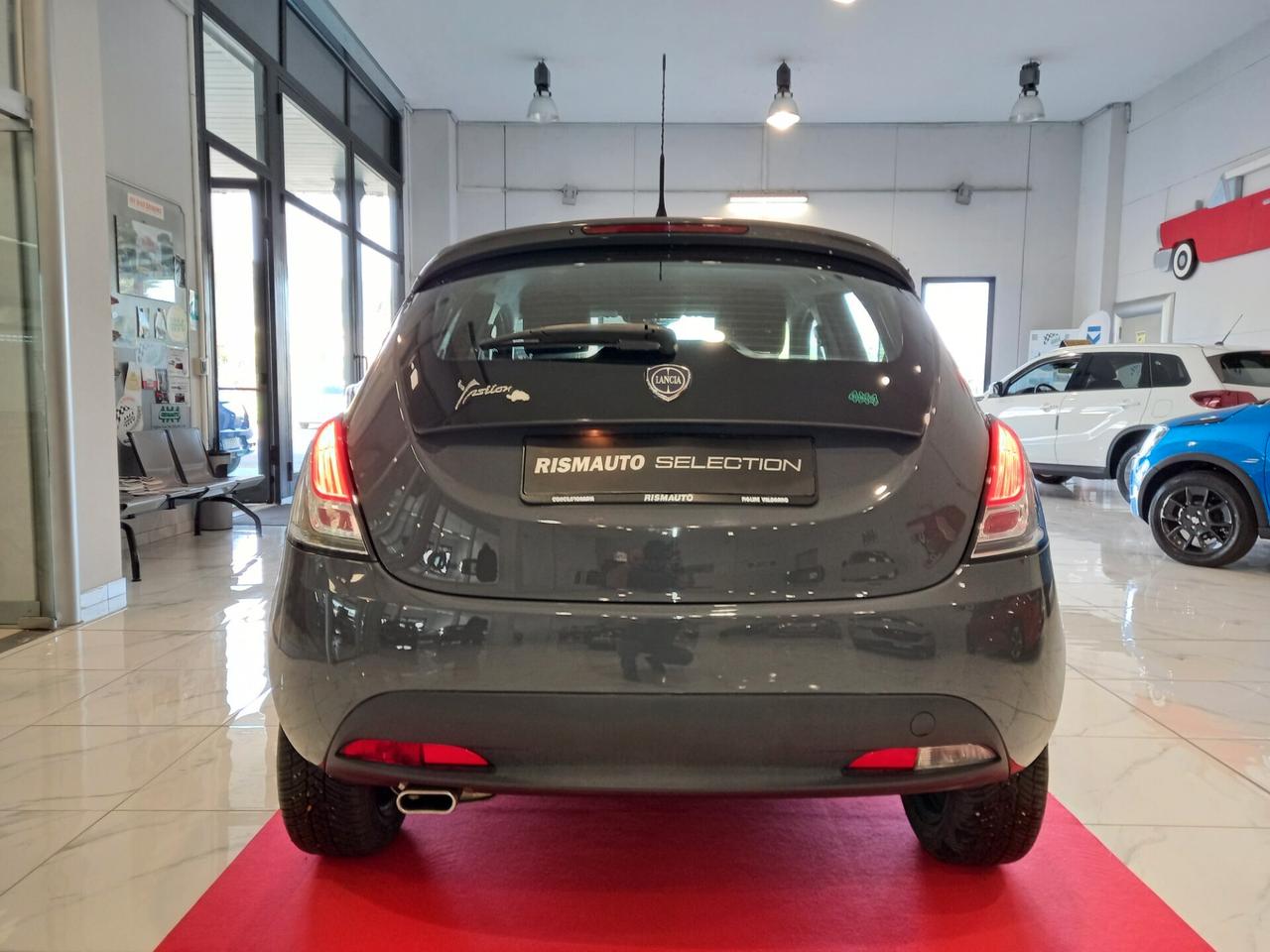 Lancia Ypsilon 1.2 69 CV 5 porte NEOPATENTATI