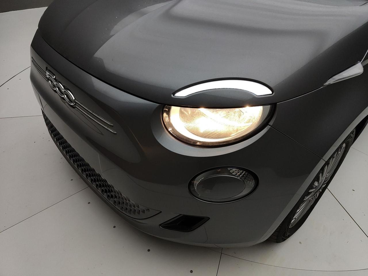 FIAT 500e 118CV 42KW 320KM