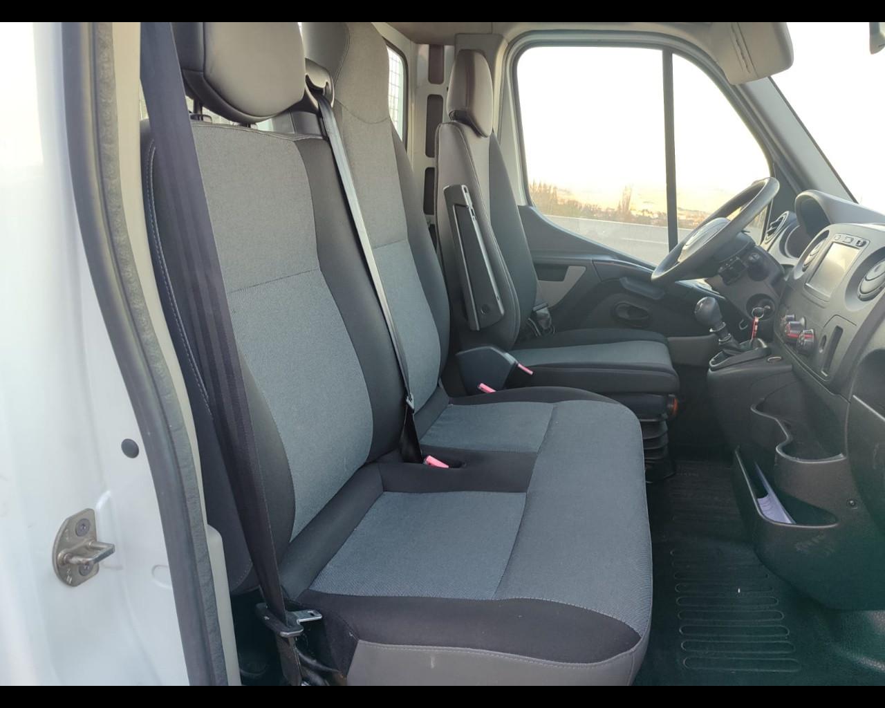 RENAULT Master 5ª serie - Master T35 2.3 dCi/165 TP PL-SL-RG Cabinato S&S