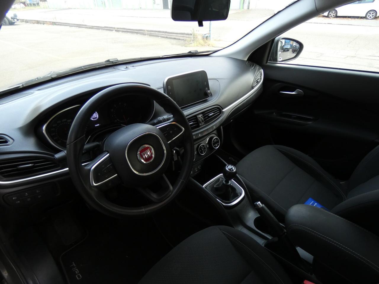 FIAT Tipo (2015-->) Tipo 1.4 T-Jet 120CV 5 port...
