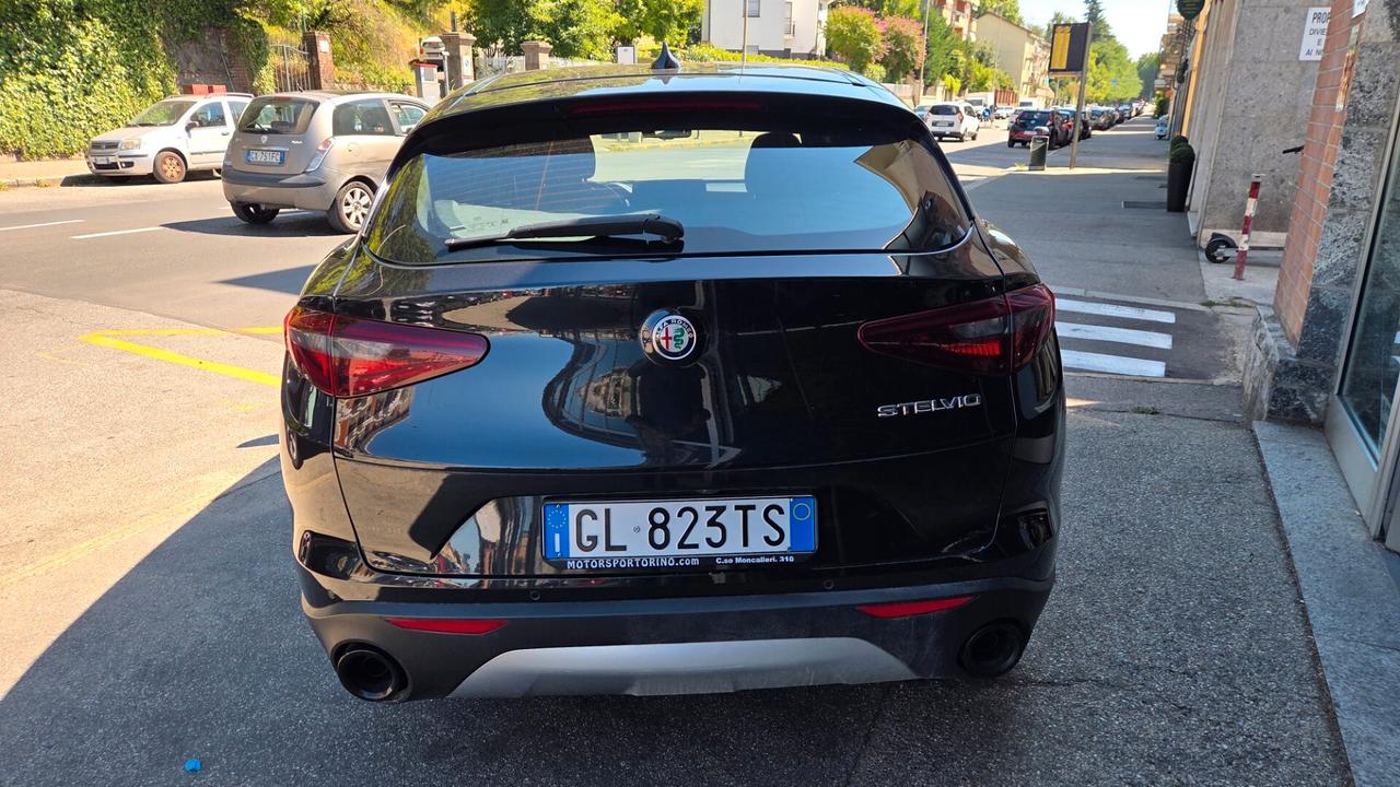 Alfa Romeo Stelvio 2.2 Turbodiesel 160 CV AT8 RWD Super Business