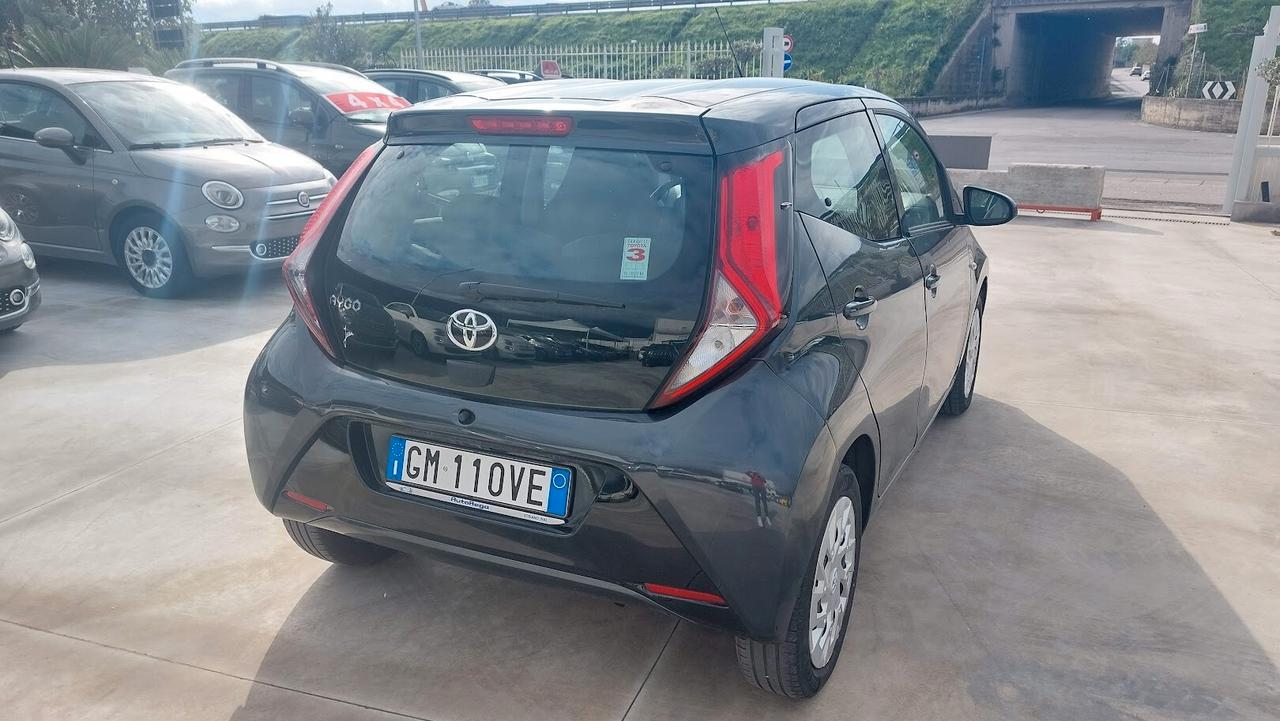 Toyota Aygo Connect 1.0 VVT-i 72 CV 5 porte 2021