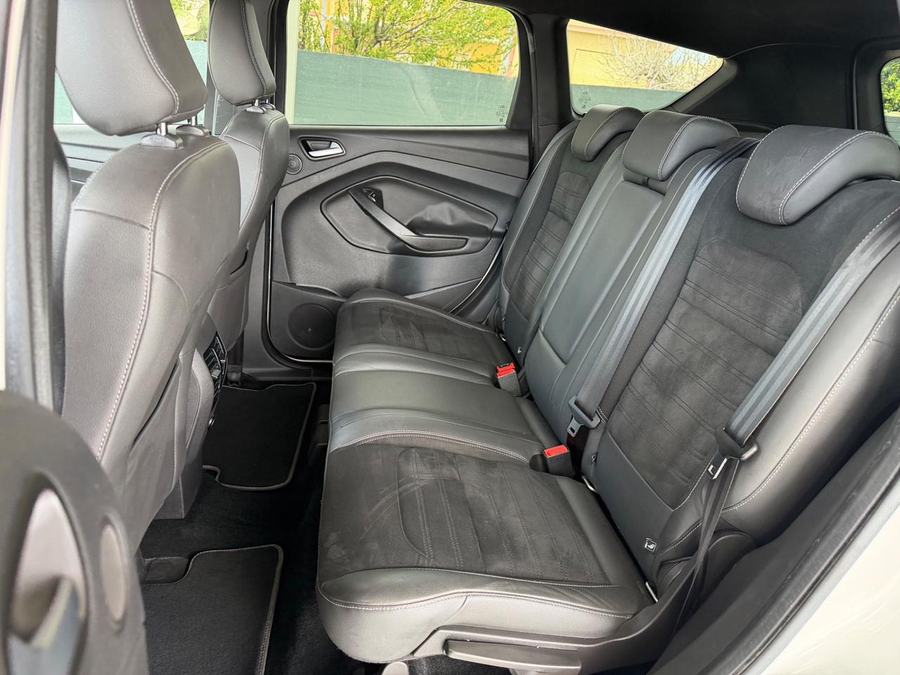 Ford Kuga 1.5 TDCI 120 CV S&S 2WD Powershift ST-Line