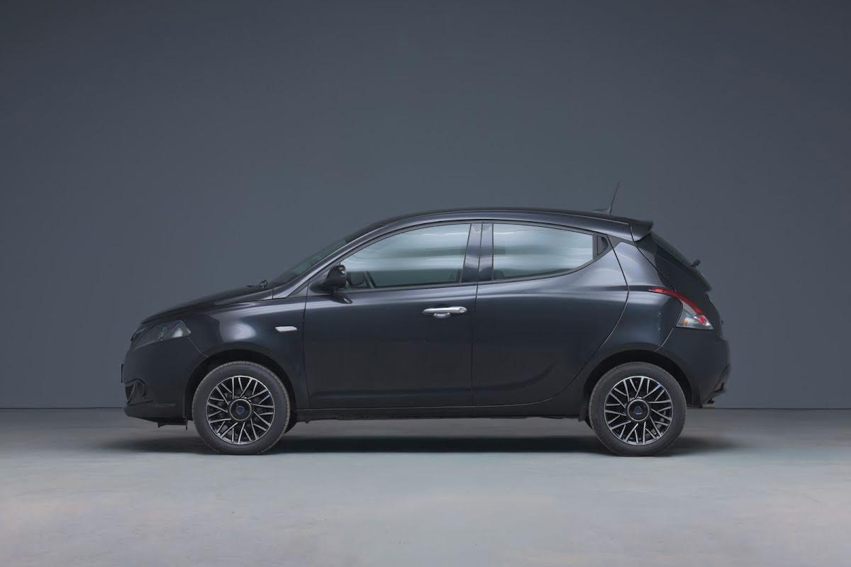 Lancia Ypsilon 1.0 Firefly Hybrid 70CV Platino