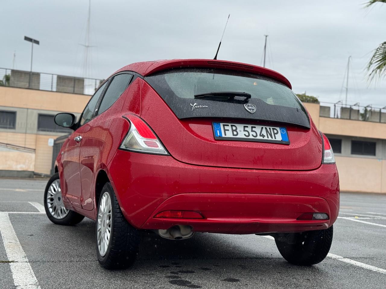 Lancia Ypsilon 1.3 MJT 95CV PLATINUM 12MESI DI GARANZIA 1 PRO