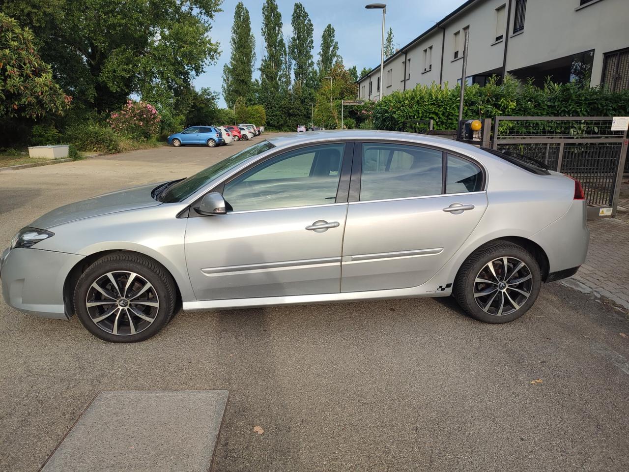 RENAULT NEW LAGUNA 1.5DIESEL BERLINA SPORT POCHI KM