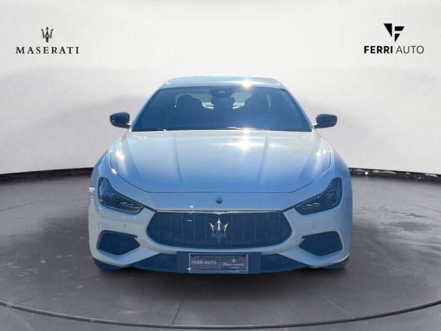 MASERATI Ghibli L4 330 CV MHEV Gransport