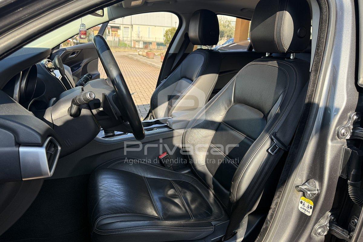 JAGUAR XE 2.0 D Turbo 180 CV AWD aut. Pure