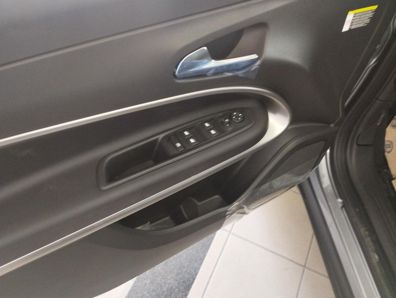 Jeep Avenger 1.2 Turbo 110 CV DCT MHEV Summit