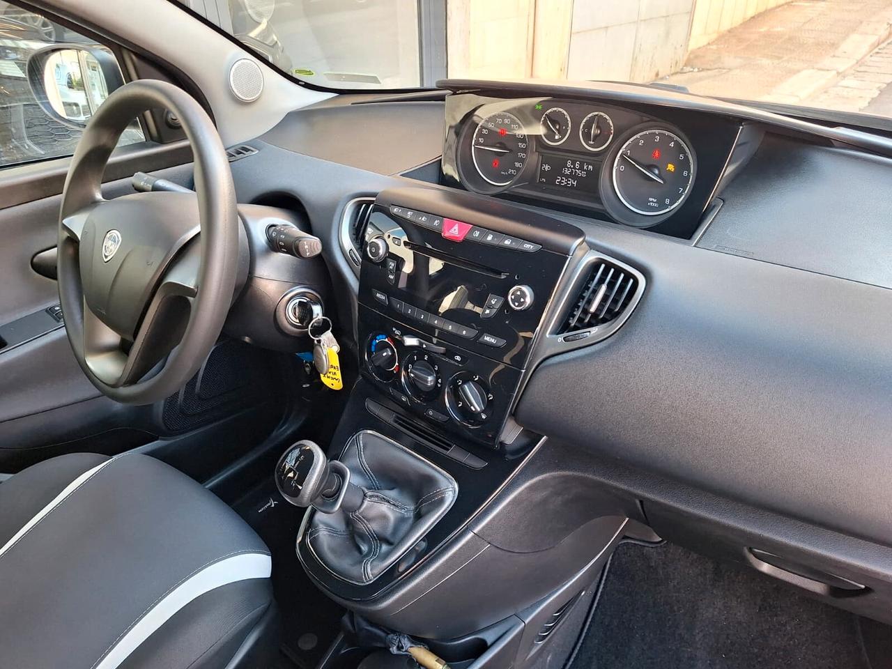 Lancia Ypsilon 1.2 69 CV 5 porte GPL Ecochic Gold