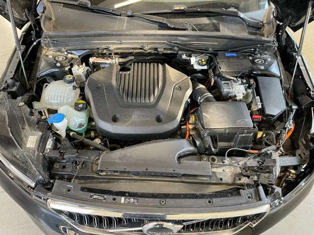 VOLVO XC40 1.5 T4 RECHARGE PLUG-IN HYBRID AUTOMATICO