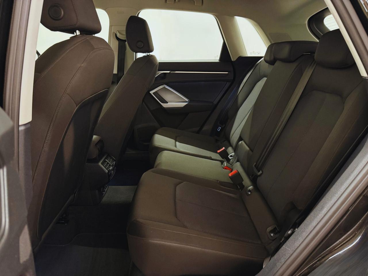 Audi Q3 35 TDI S tronic Business