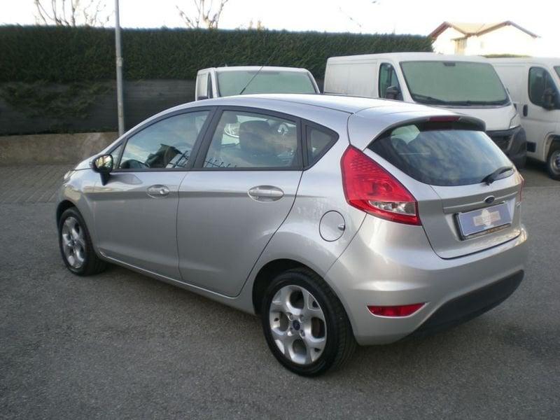 Ford Fiesta 5p 1.4 16v Titanium c/esp Gpl E5