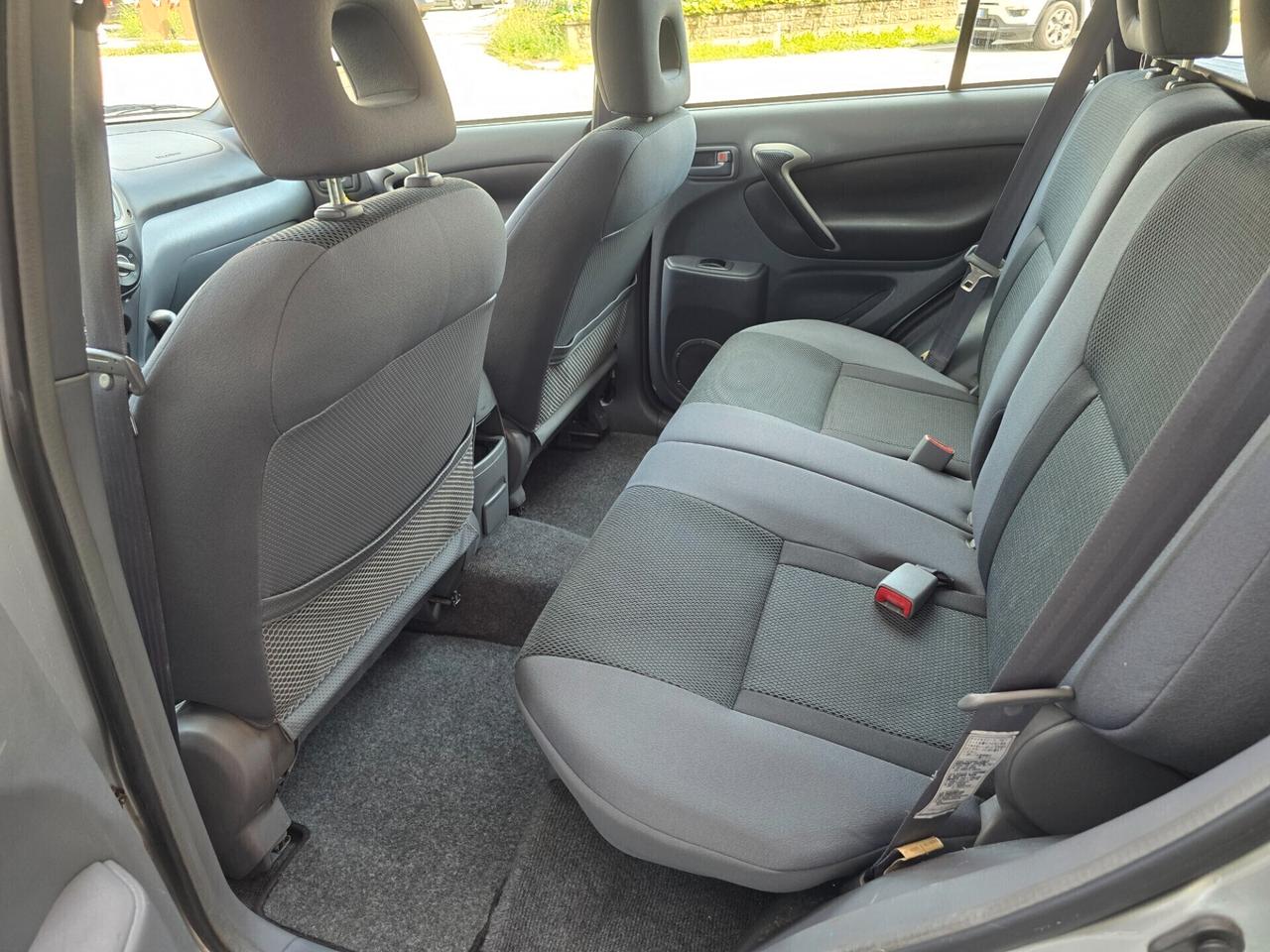 Toyota RAV 4 2.0 D4-d 5porte Sol