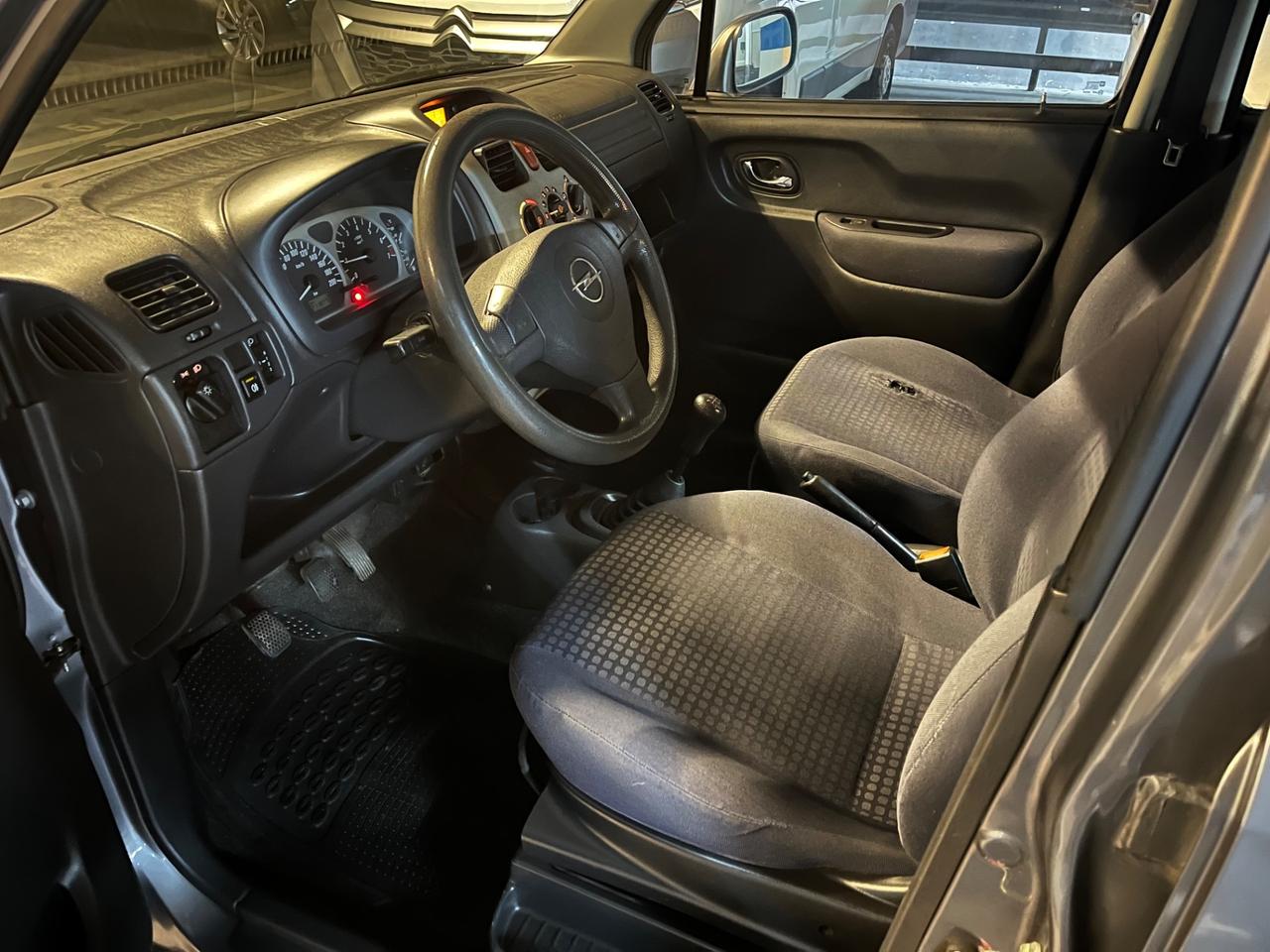 Opel Agila 1.2 16V Club