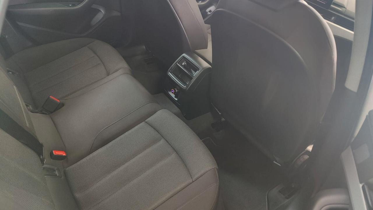 Audi A4 Avant 30 TDI 136 CV S tronic Business Hybrid