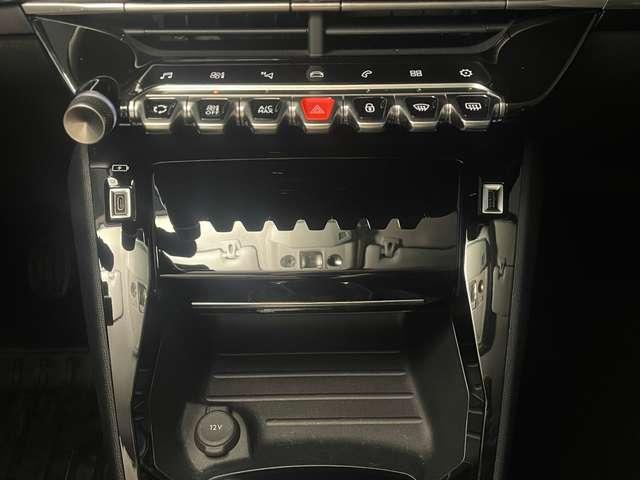 Peugeot 208 1.2 100cv Allure + Key Less + Navigatore