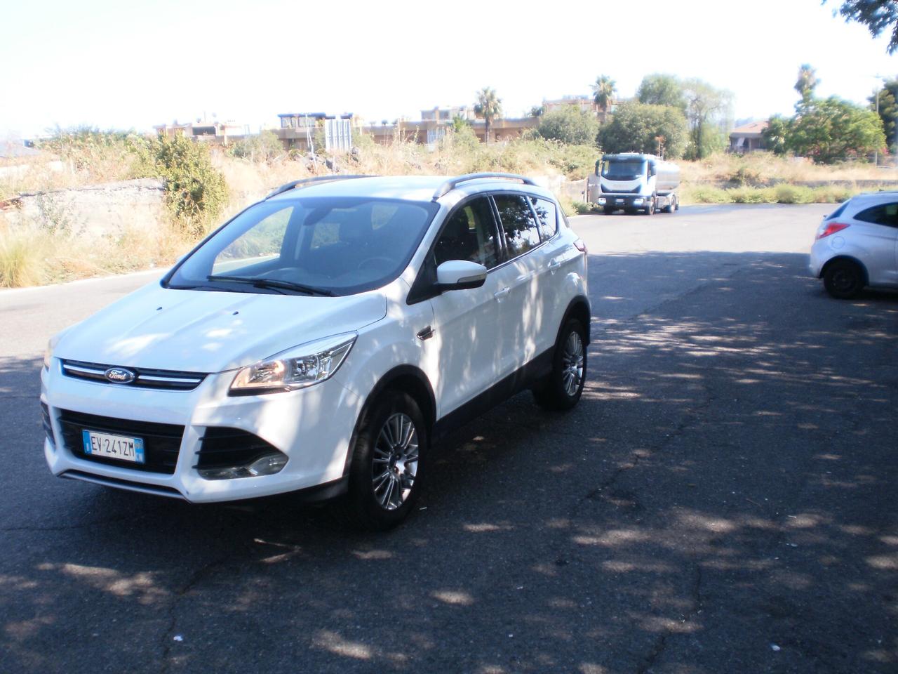 Ford Kuga 2.0 TDCI 140 CV 4WD Titanium