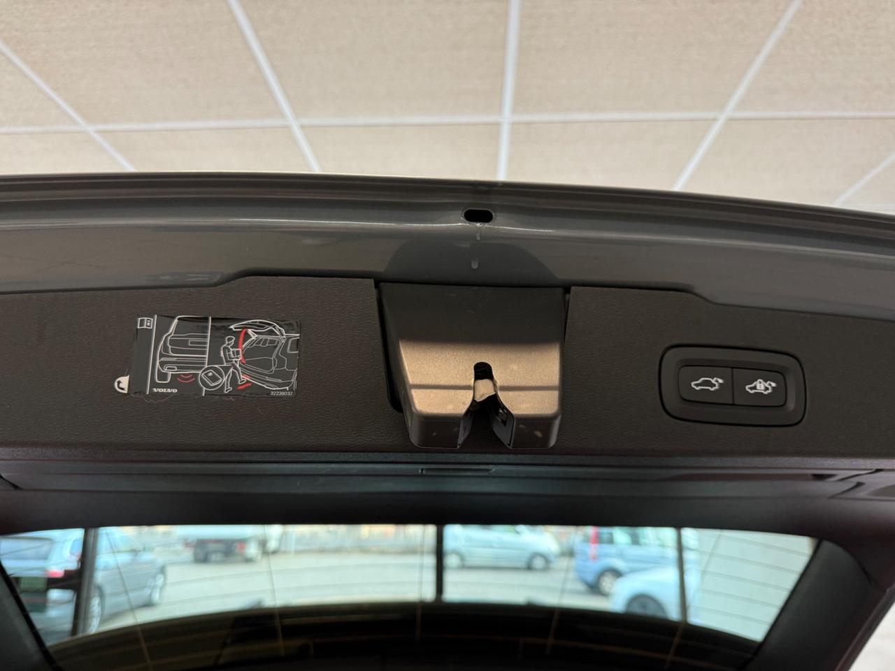 Volvo V60 B4 (d) Geartronic Momentum Business Pro