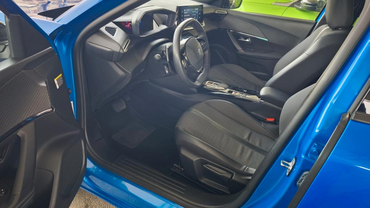 Peugeot 2008 BlueHDi 130 S&S EAT8 Allure Pack