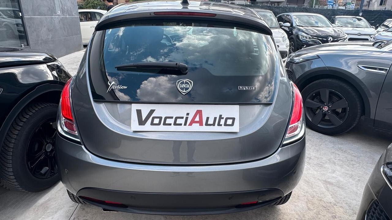Lancia Ypsilon 1.0 FireFly 5 porte S&S Hybrid Gold