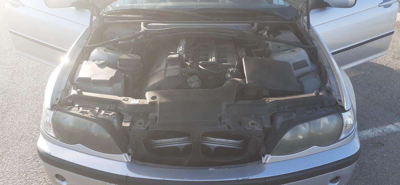 Bmw 320 320i (2.2) cat Touring Eletta