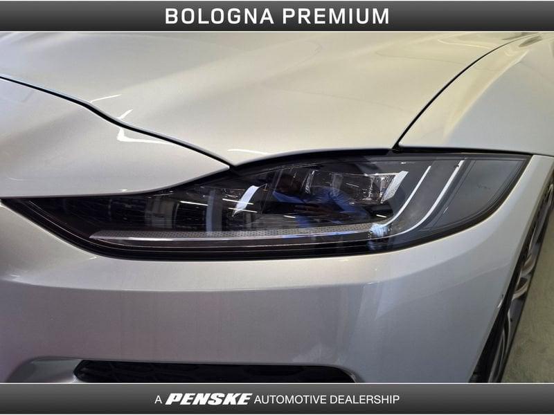 Jaguar XE XE 2.0 D 180 CV aut. SE
