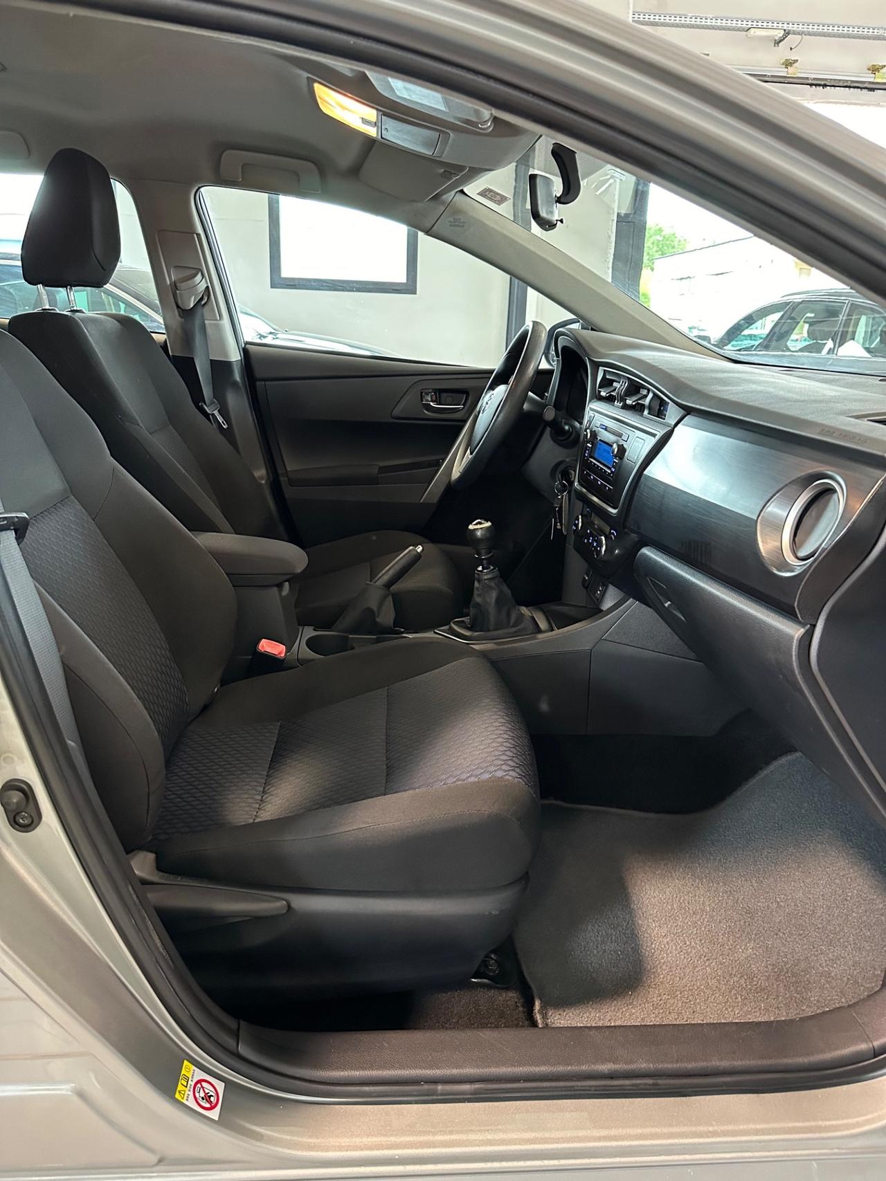 Toyota Auris Touring Sports 1.4 D-4D Active