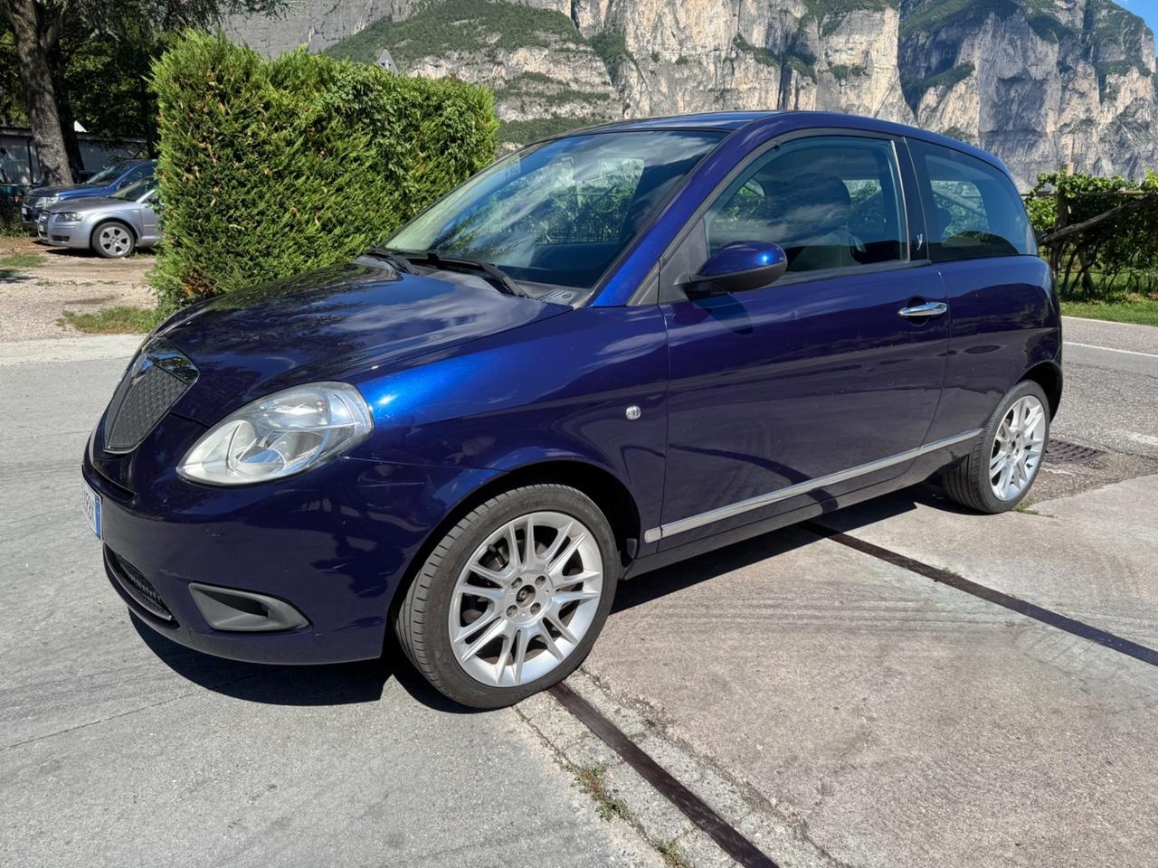 Lancia Ypsilon 1.3 MJT 75 CV PER COMMERCIANTI