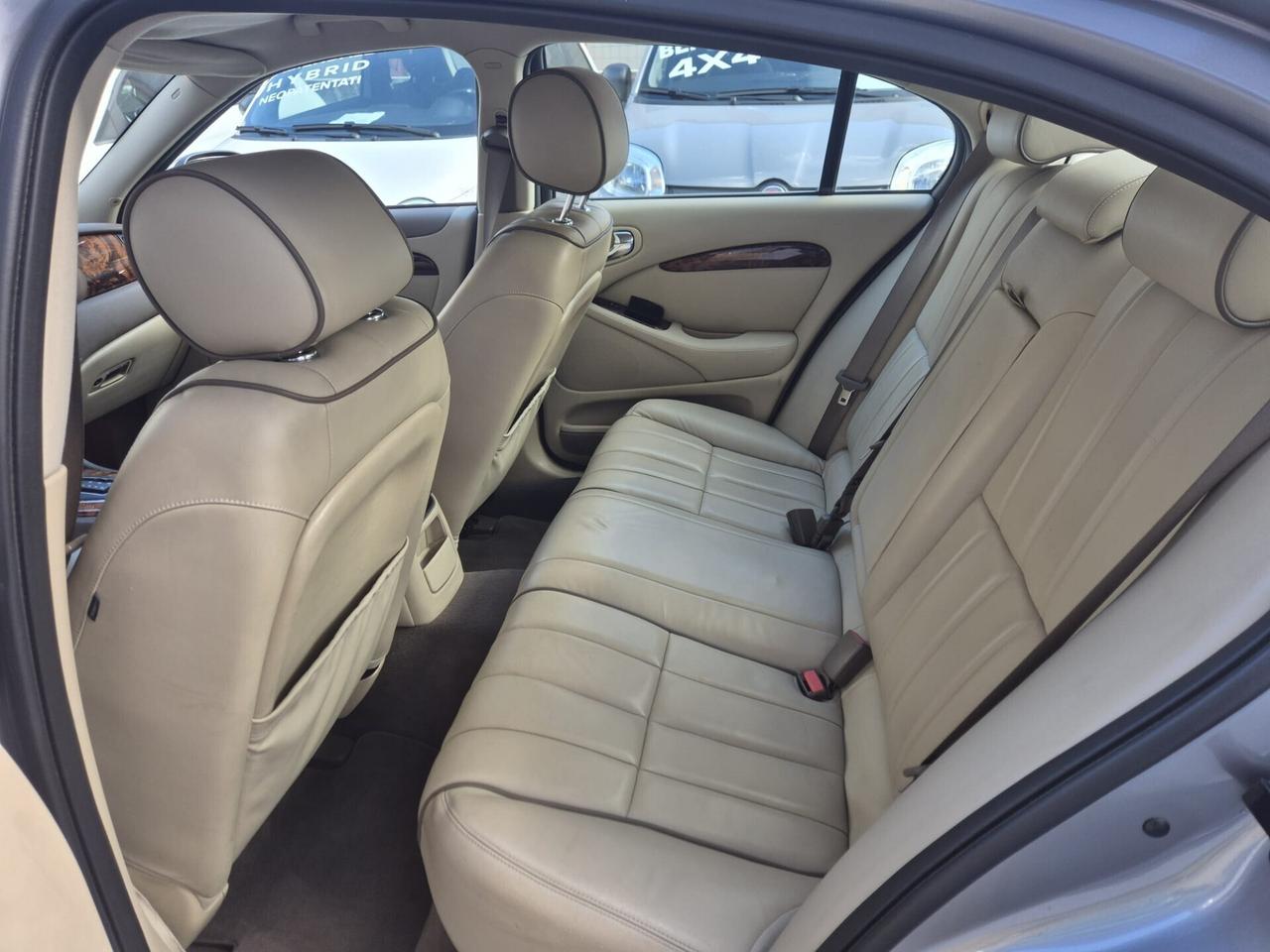 Jaguar S-Type 2.7 diesel V6 Executive- cambio auto