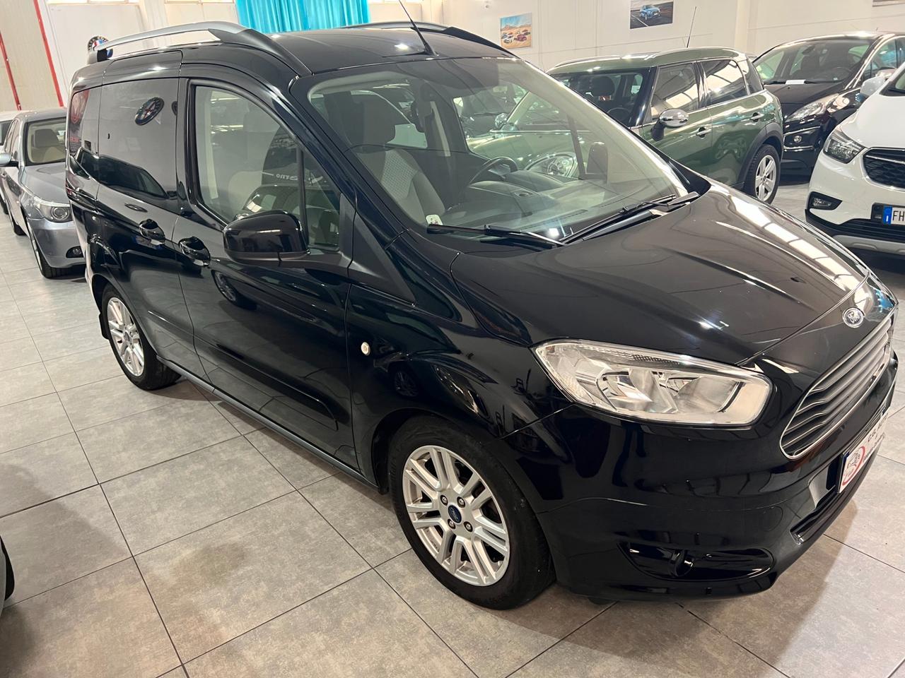 Ford Tourneo Courier 1.5 75 CV Titanium 2016