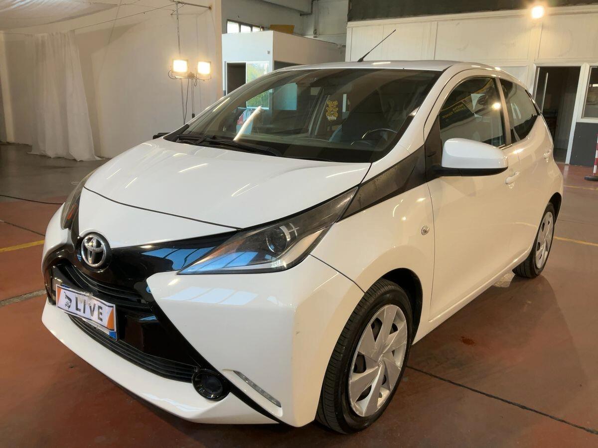 Toyota Aygo 1.0 VVT-i 69 CV 5 porte x-cool TSS