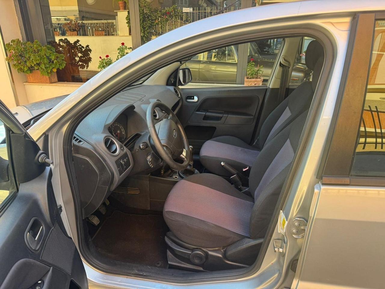 Ford Fusion 1.4 16v 5 p Gpl