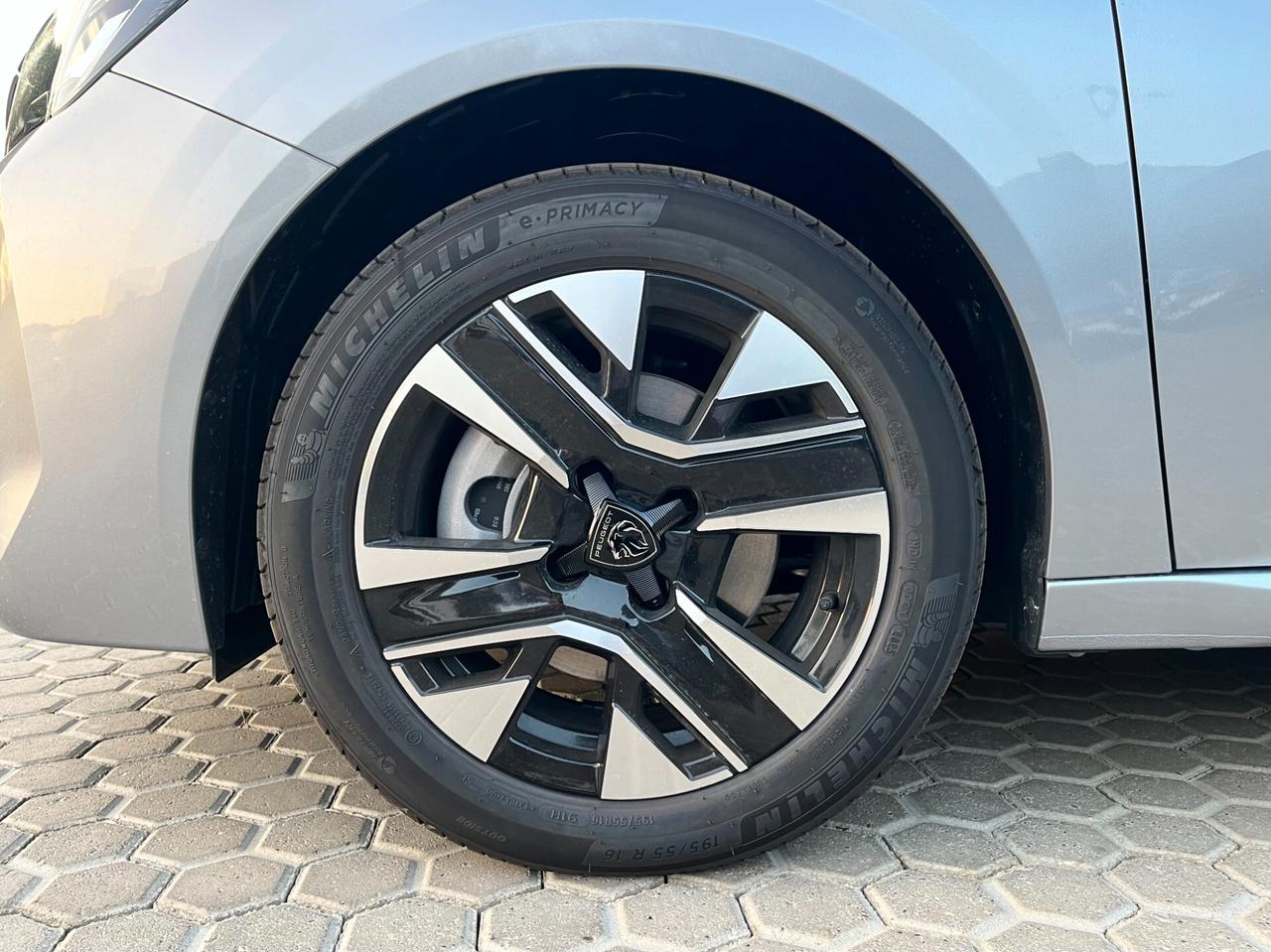 Peugeot 208 PureTech 100 Stop&Start 5 porte Allure Km0