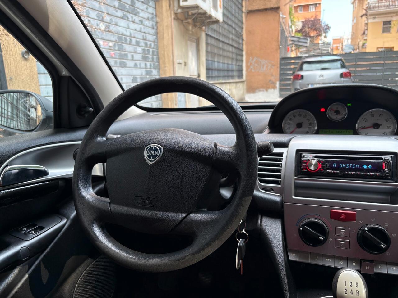 Lancia Ypsilon 1.2 Versus - DISTRIBUZIONE FATTA