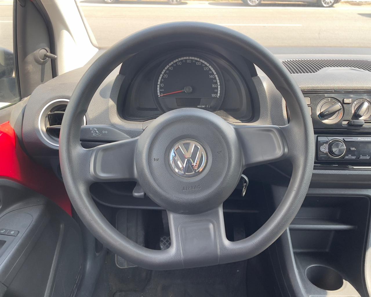 VOLKSWAGEN UP 1.0 5 2012