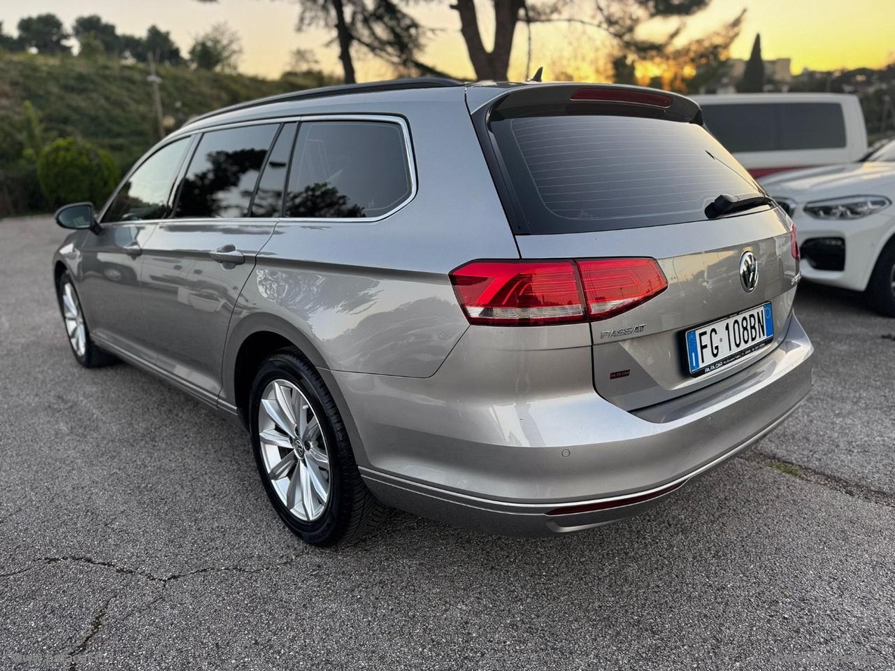 VOLKSWAGEN Passat Variant 2.0 TDI DSG Highline BMT