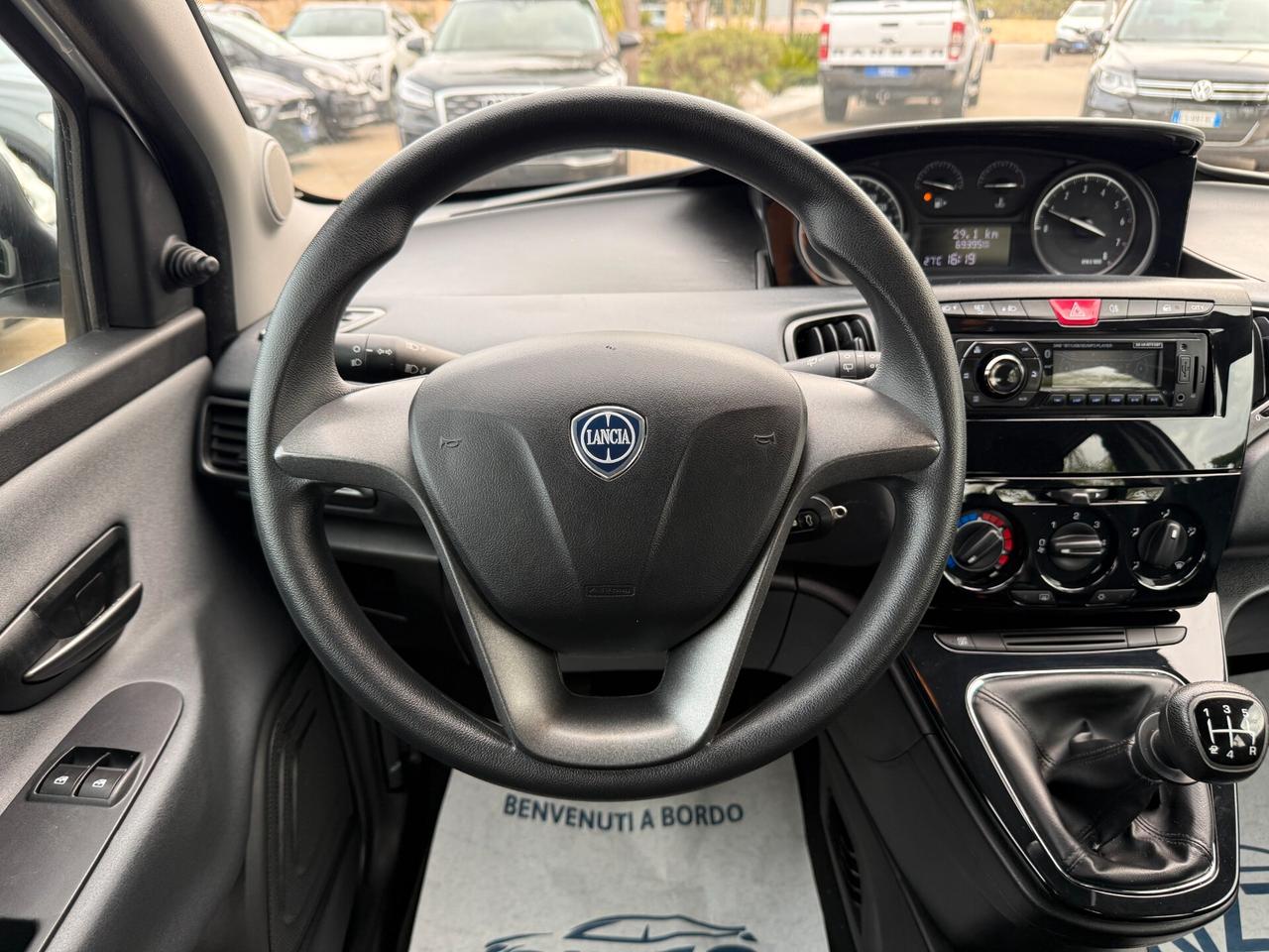 Lancia Ypsilon 1.2 69 CV 5 porte Unyca