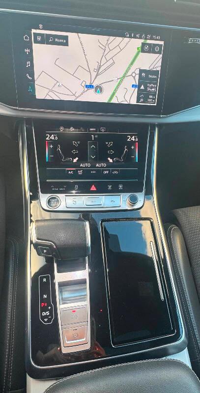 Audi Q8 55 3.0 tfsi mhev Sport quattro tiptronic