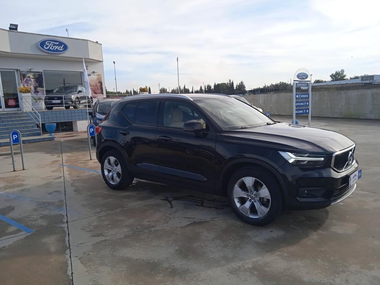 Volvo XC40 D4 AWD Geartronic Momentum