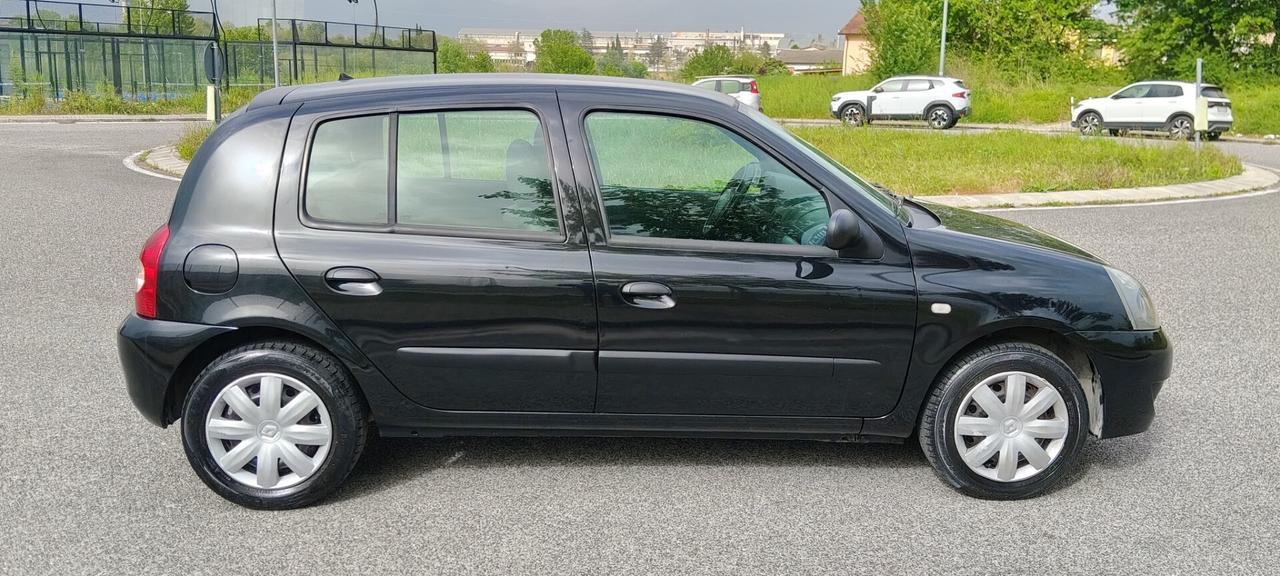 Renault Clio Storia 1.2 5 porte GPL Confort